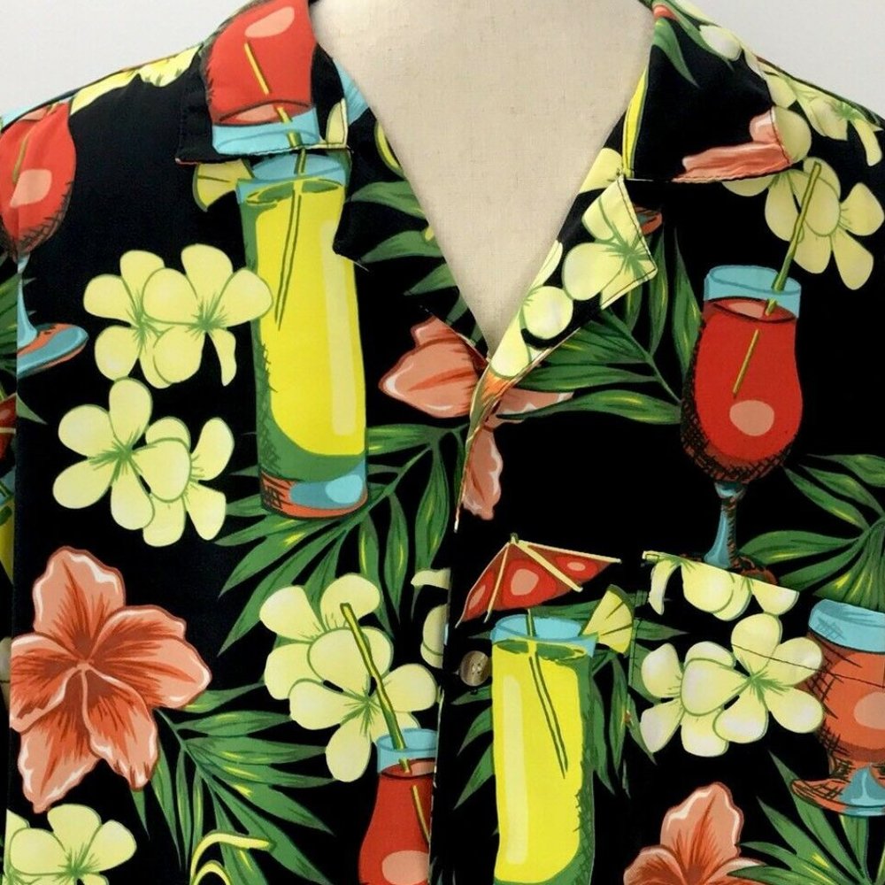 Sun Casuals Camp Aloha Hawaiian XL Shirt Cocktails